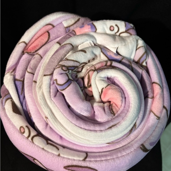 Sanrio Kuromi Reversible Soft Throw - Picture 4 of 4